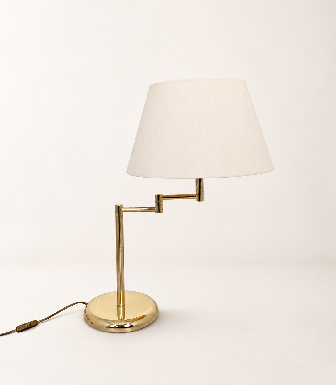 Lampa stołowa mosiądzowana w stylu Hollywood Regency