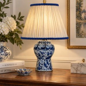 Lampa stołowa ceramiczna z lat 60/70-tych w stylu Delfa