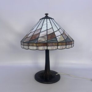 Tiffany style table lamp in bronze