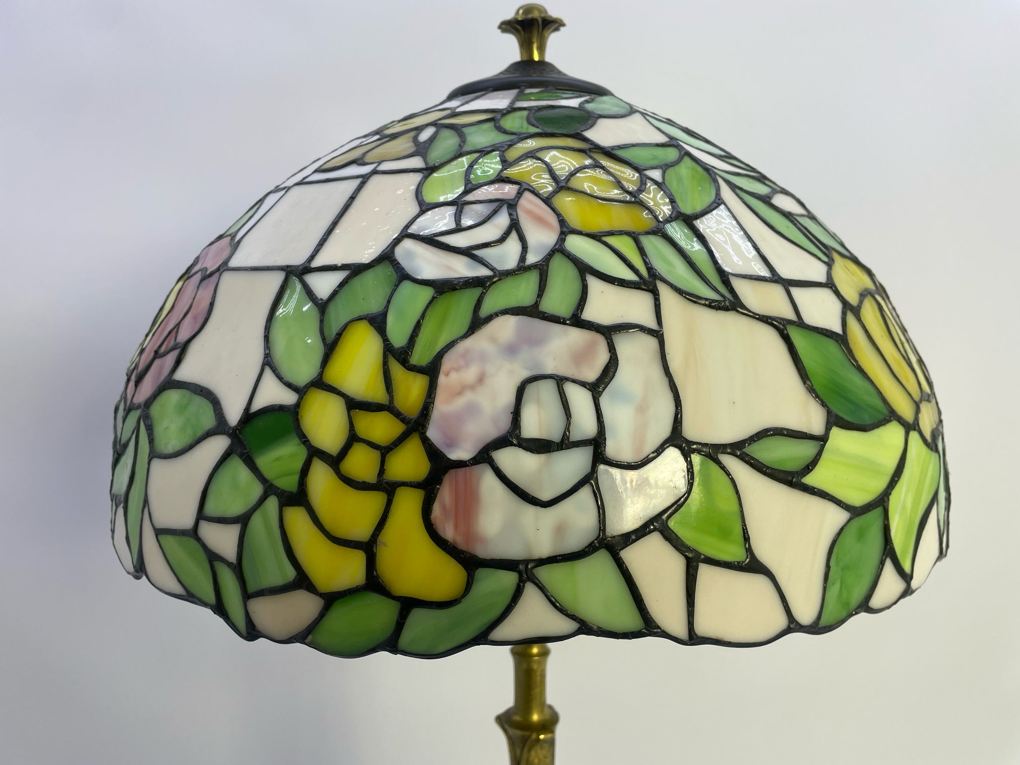 Lampa witrażowa mosiądz w stylu Tiffany - obrazek 5