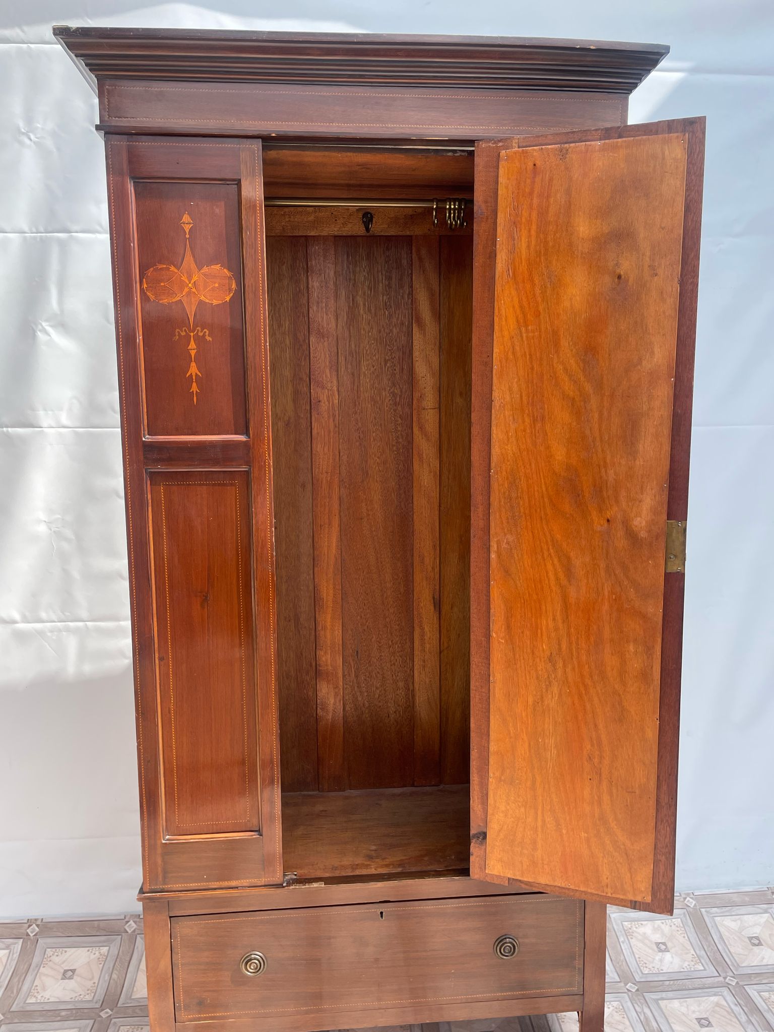 Szafa secesyjna z lustrem kryształowym z drewna palisandrowego - Image 5