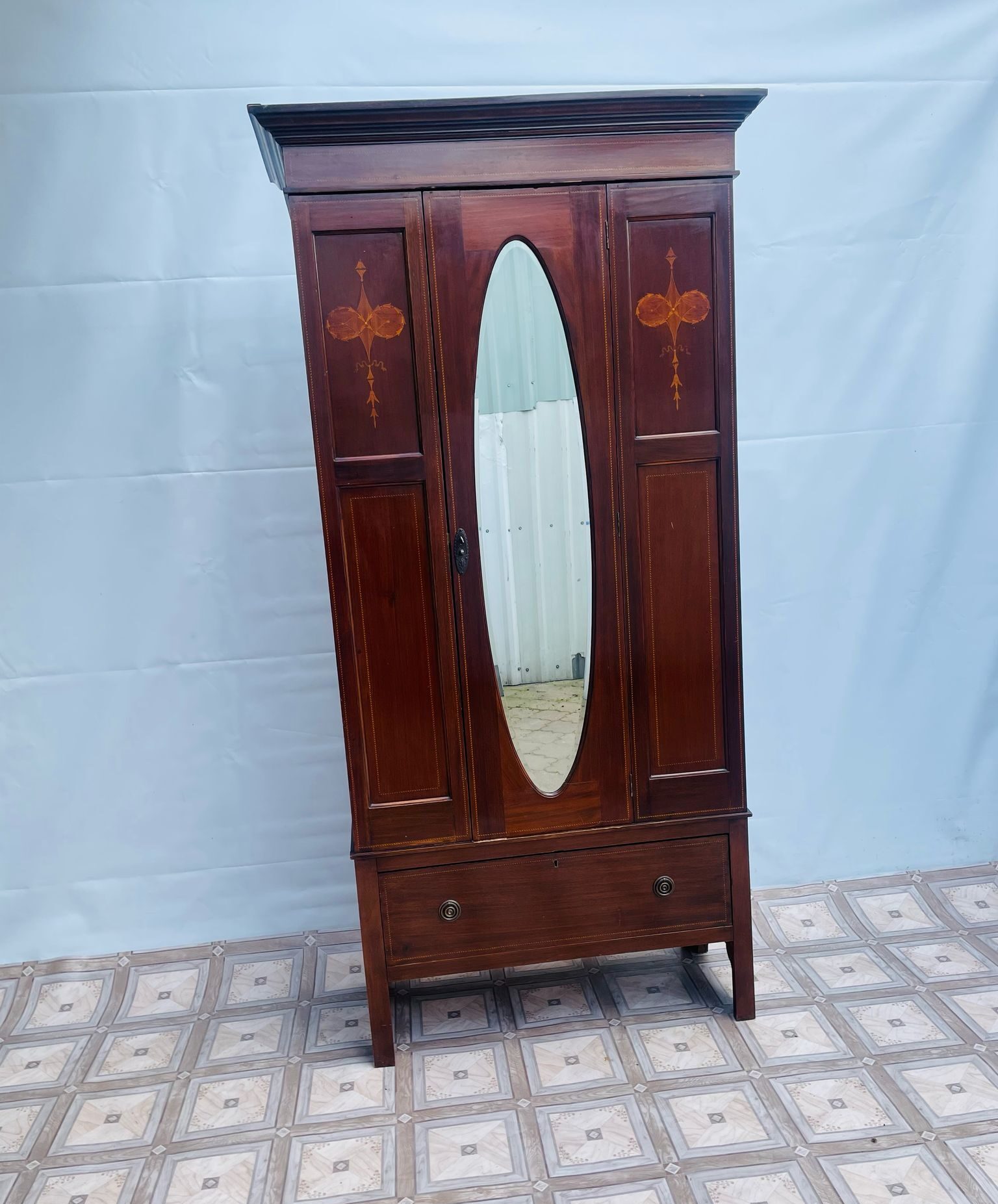 Art Nouveau cabinet with crystal mirror in rosewood