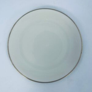 Porcelain plate by the Hutschenreuther Selb manufactory