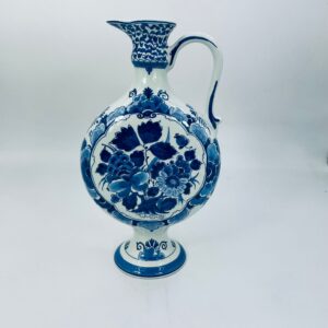 Jug, faience vase Delf