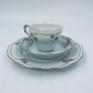 Collector's cup in the Lindner Handarbeit trio set.