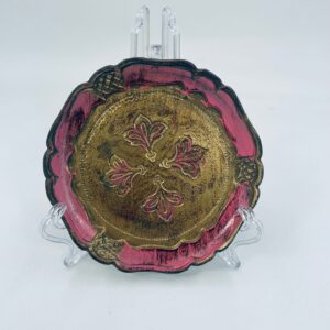 Vintage-style Italian tray.