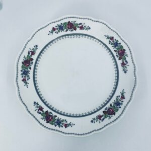 Flat dinner plate from the Arabella series