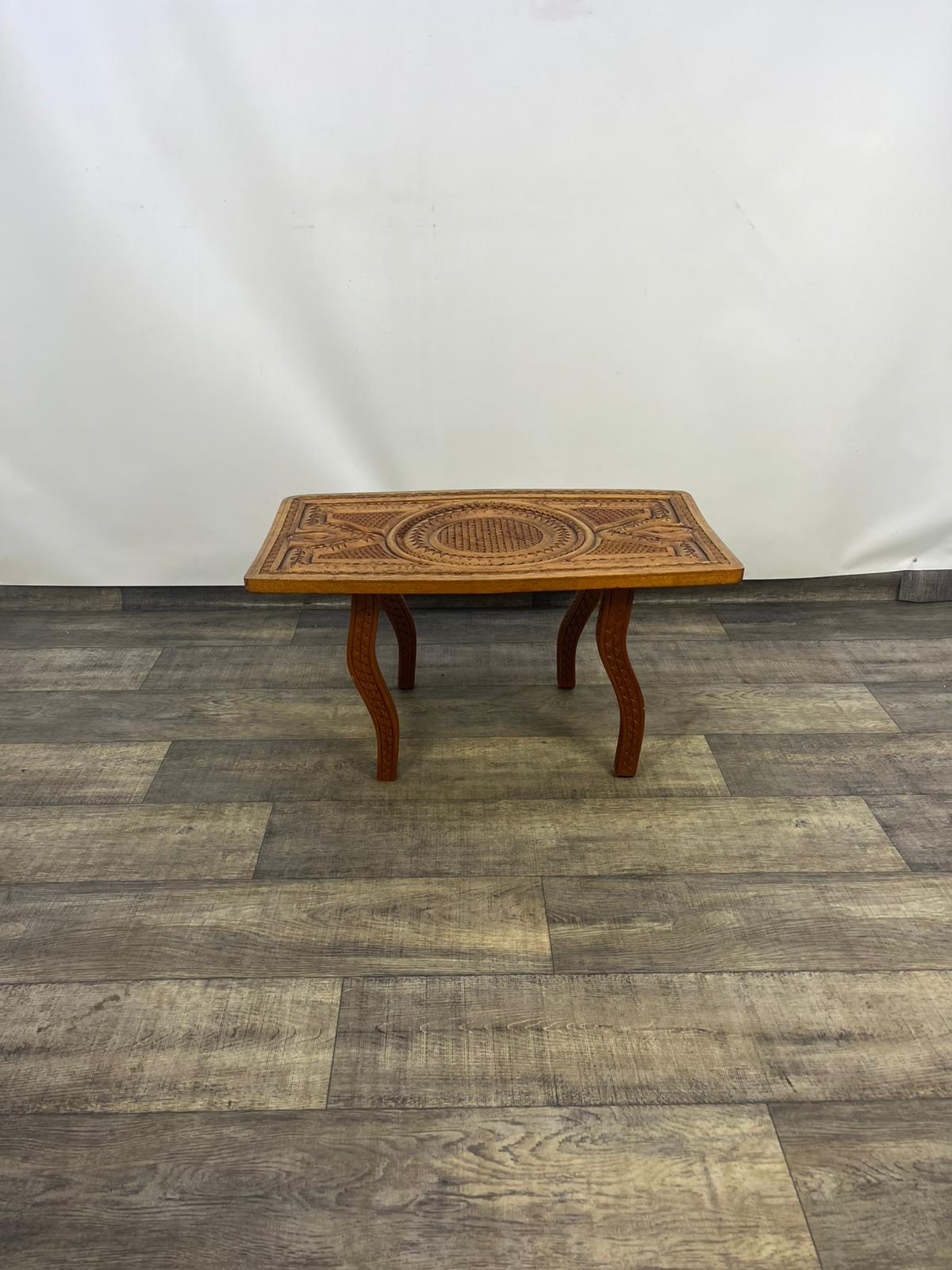 Stolik kawowy Pakistan rzeźbiony lata 60-te - obrazek 13