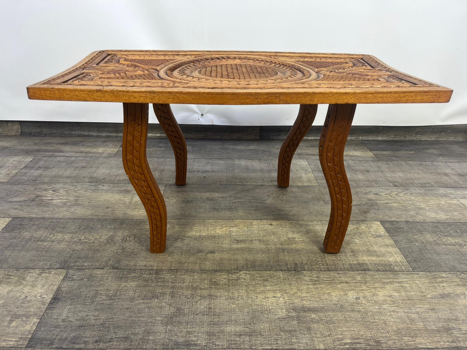 Stolik kawowy Pakistan rzeźbiony lata 60-te - obrazek 6