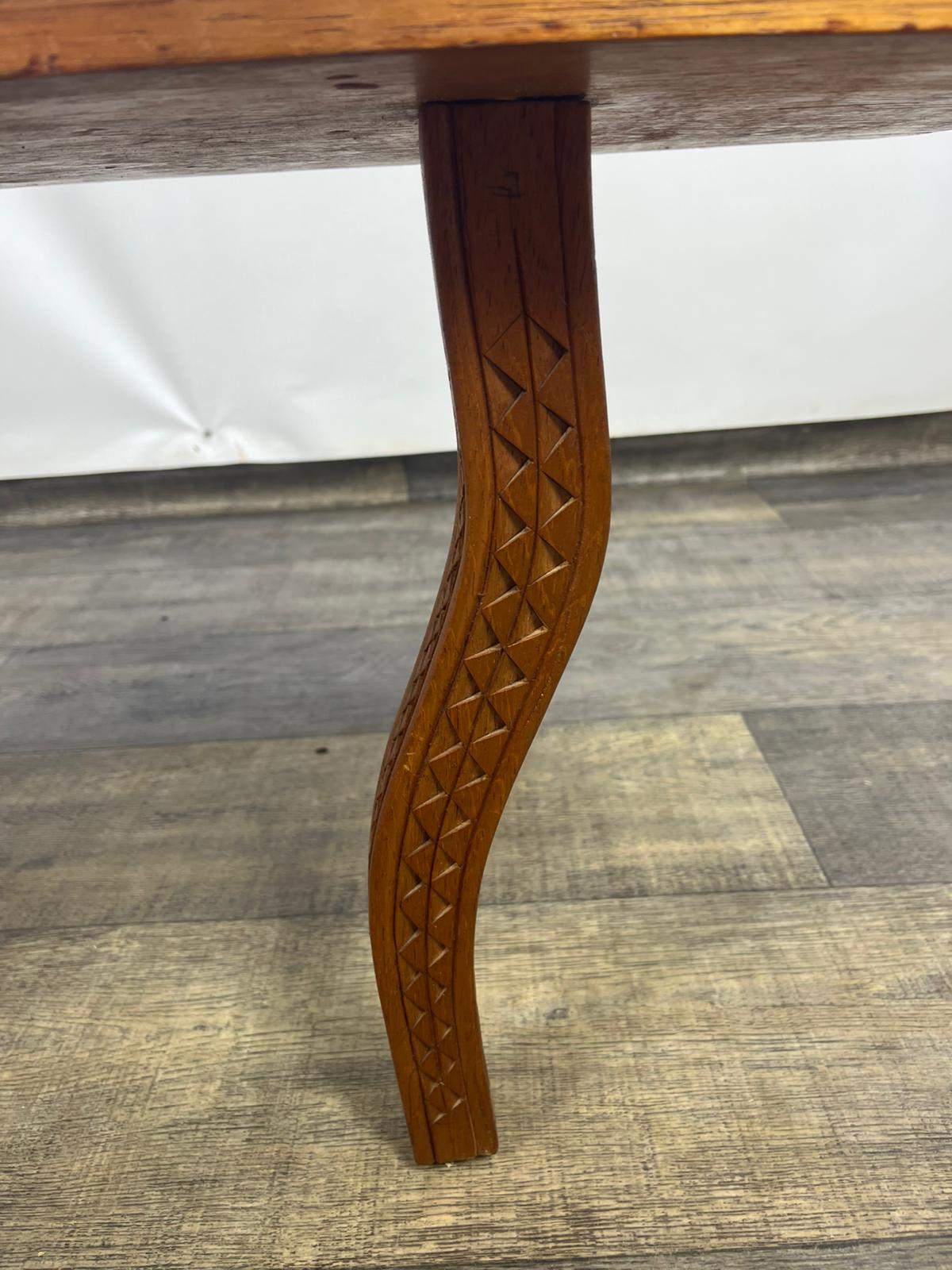 Stolik kawowy Pakistan rzeźbiony lata 60-te - obrazek 11