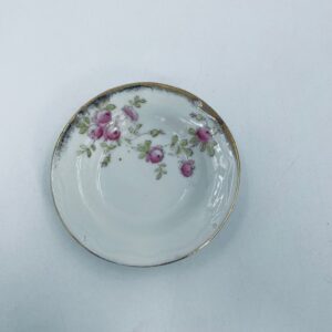 Vintage style saucer.
