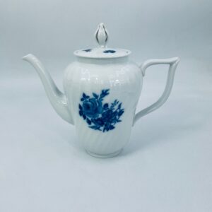 Porcelain jug by Königl Pr Tettau