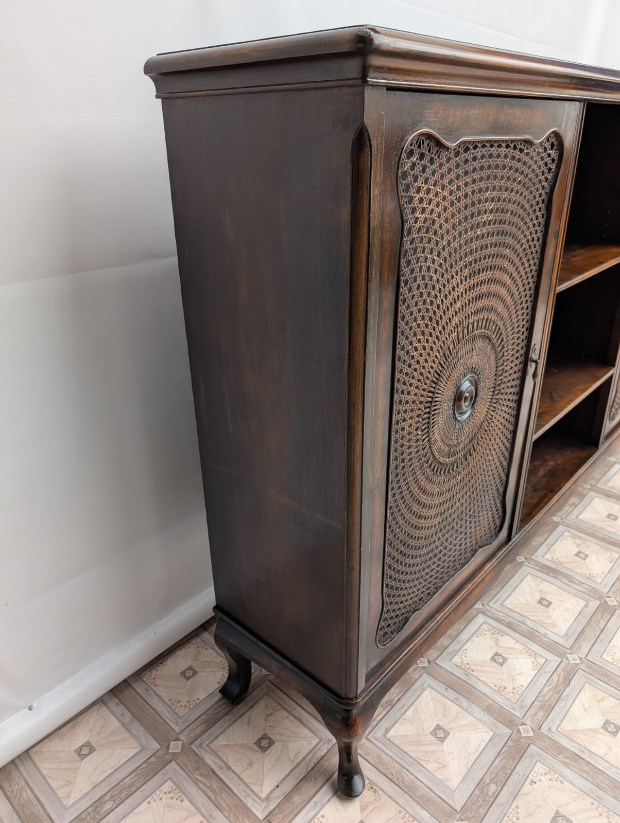 Kredens zabytkowy w stylu Chippendale z rafią - Image 8