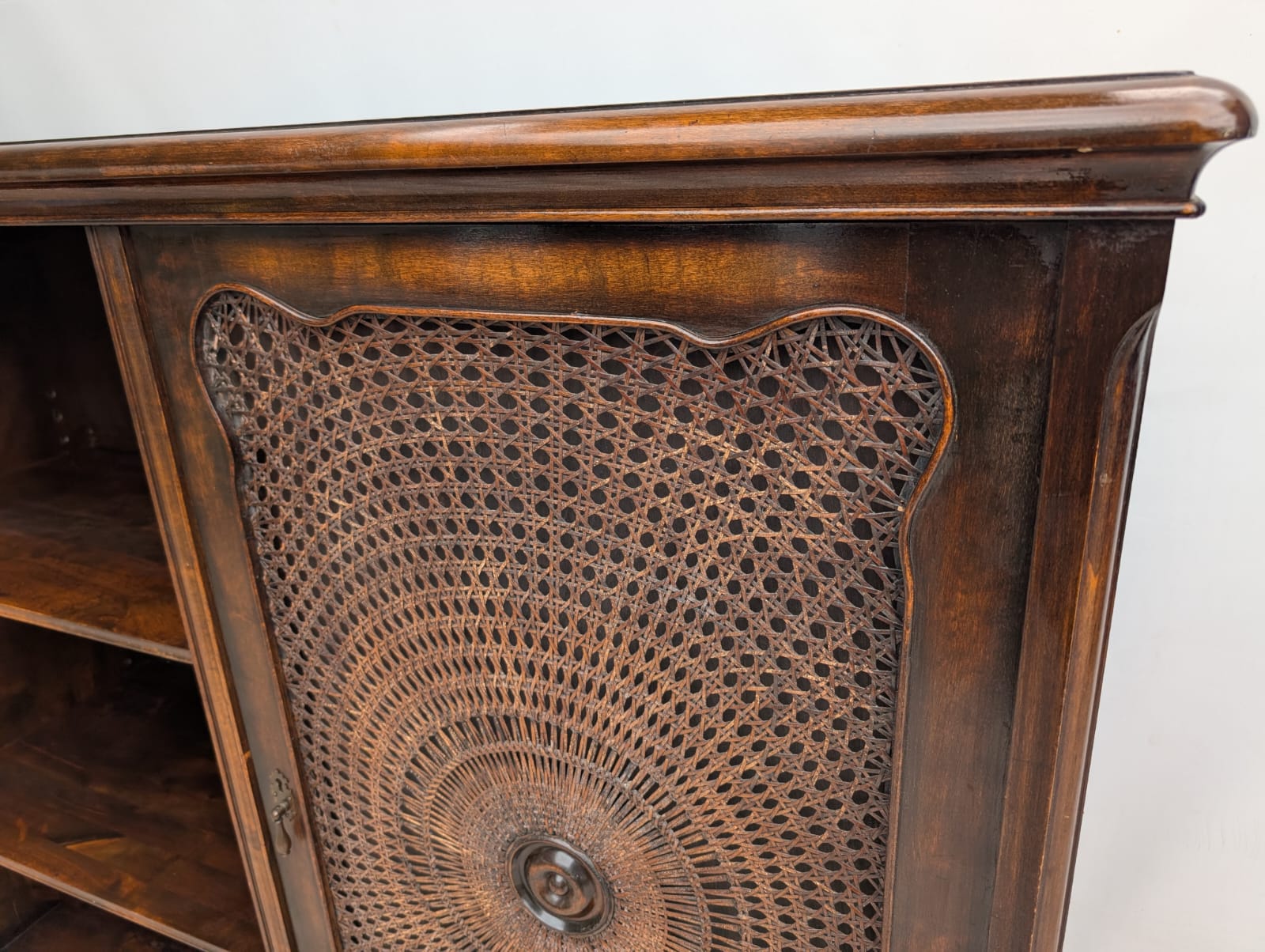 Kredens zabytkowy w stylu Chippendale z rafią - Image 12
