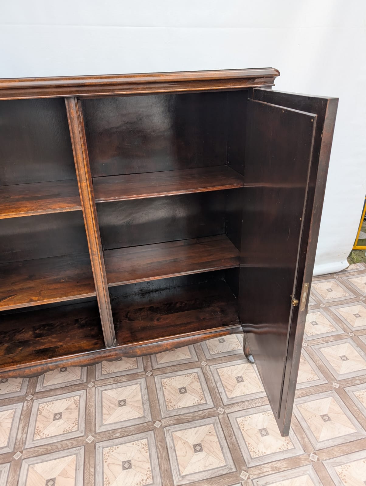 Kredens zabytkowy w stylu Chippendale z rafią - Image 14