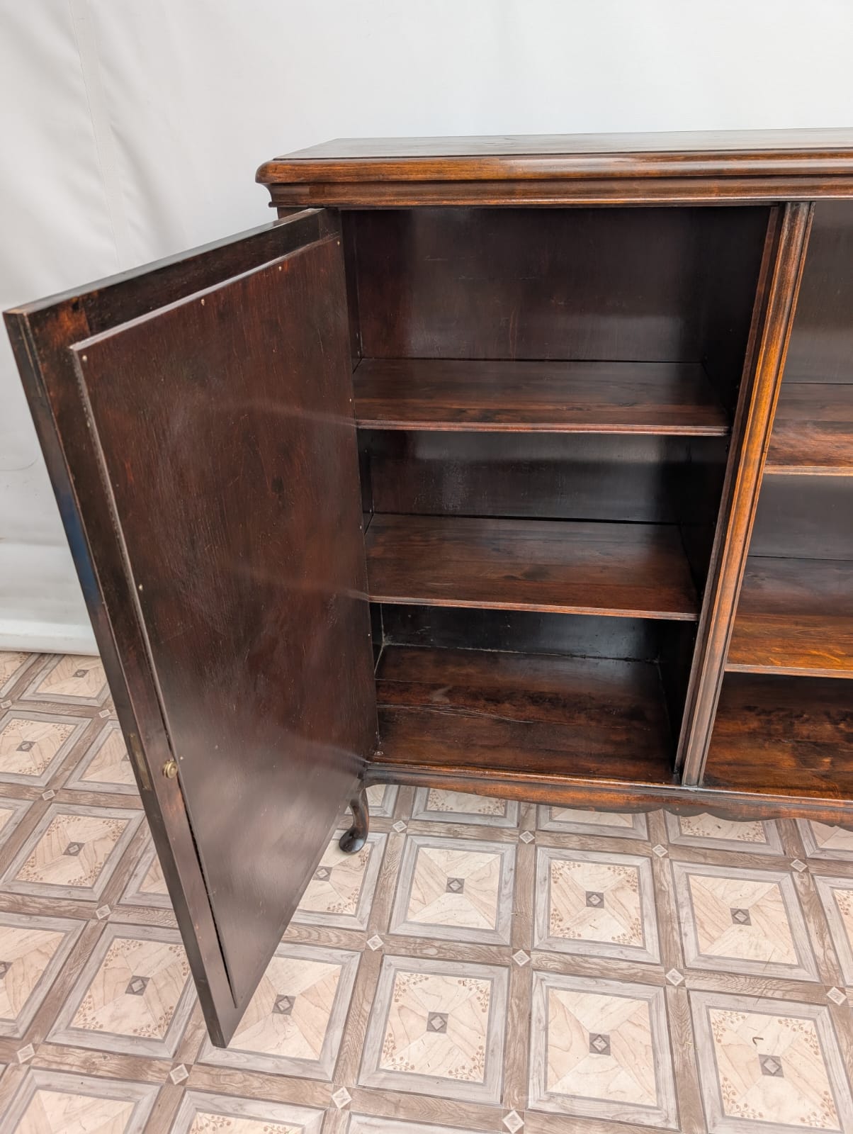 Kredens zabytkowy w stylu Chippendale z rafią - Image 15