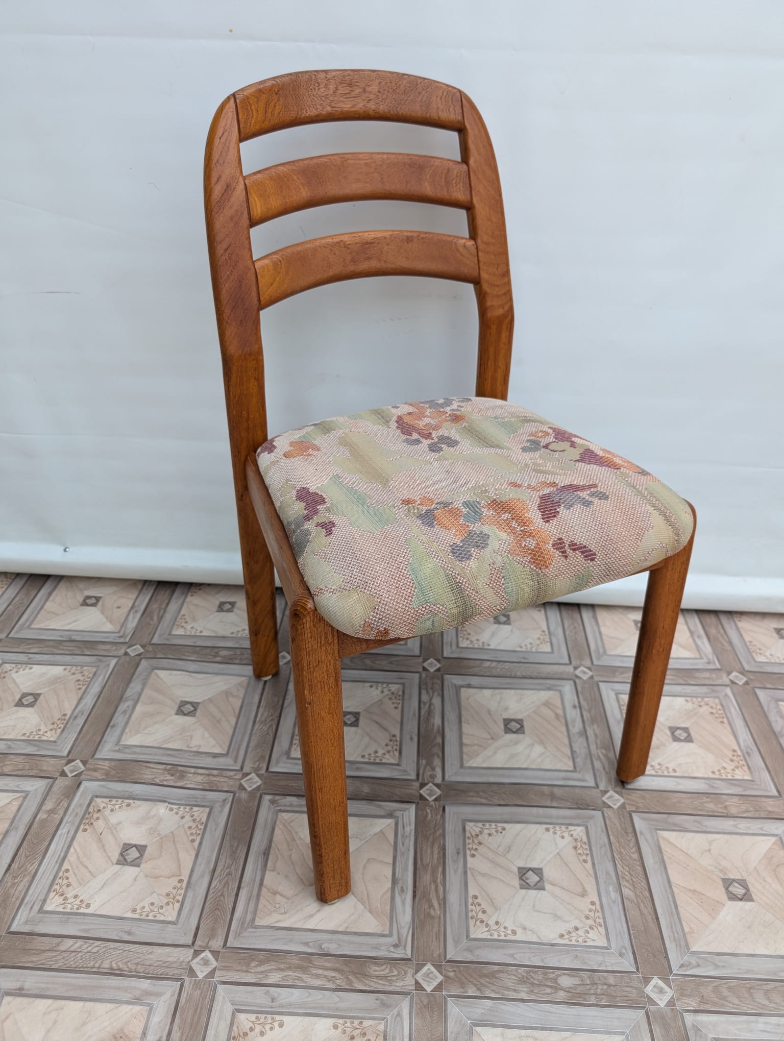 Krzesło tekowe duńskie Dyrlund z lat 60-tych - obrazek 2