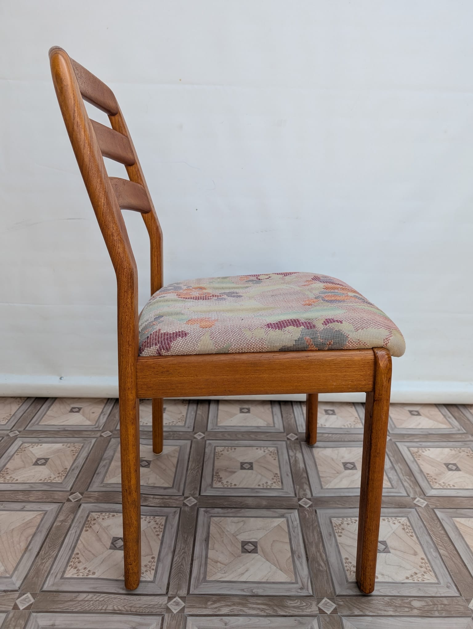 Krzesło tekowe duńskie Dyrlund z lat 60-tych - obrazek 7