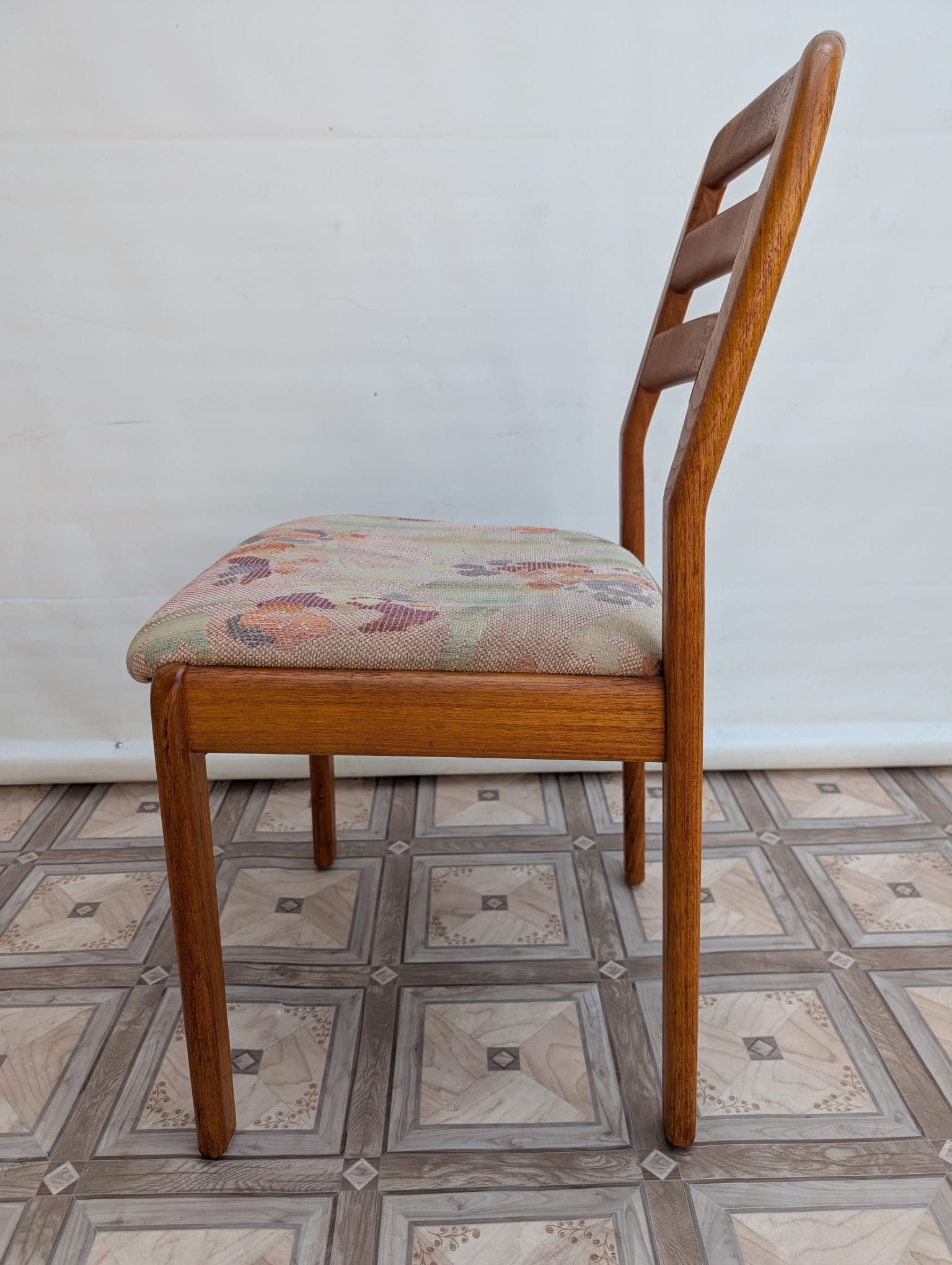 Krzesło tekowe duńskie Dyrlund z lat 60-tych - obrazek 11