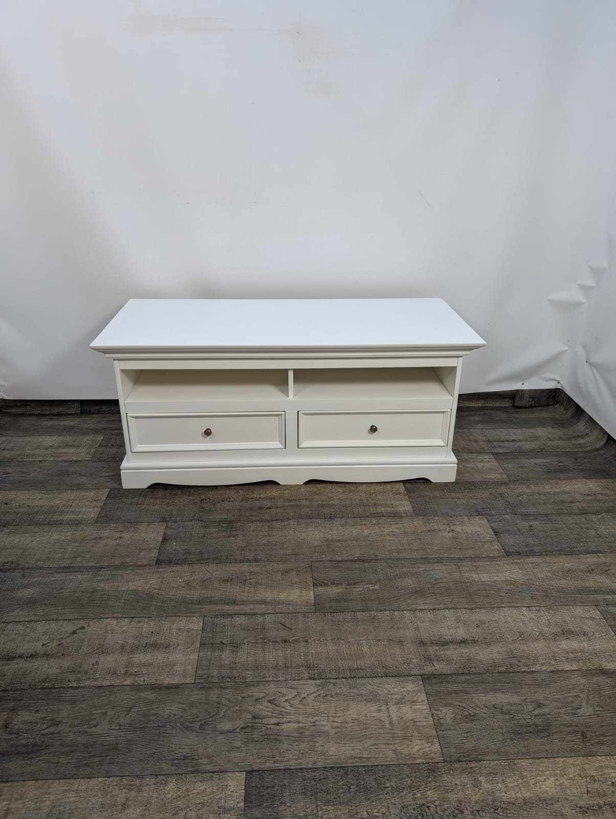 Szafka, komoda RTV sosnowa Belluno Elegante Biała - Image 2