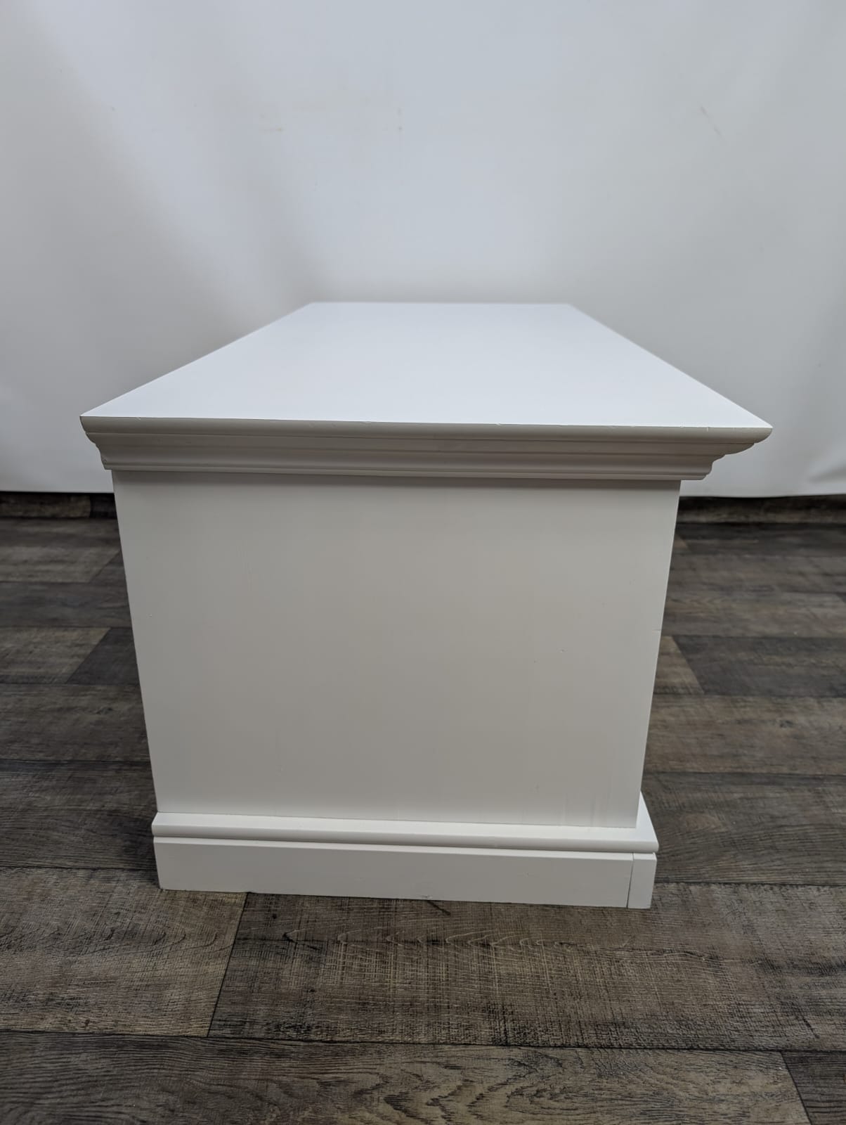 Szafka, komoda RTV sosnowa Belluno Elegante Biała - Image 8