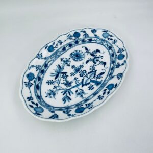 Patera z porcelany miśnieńskiej.
