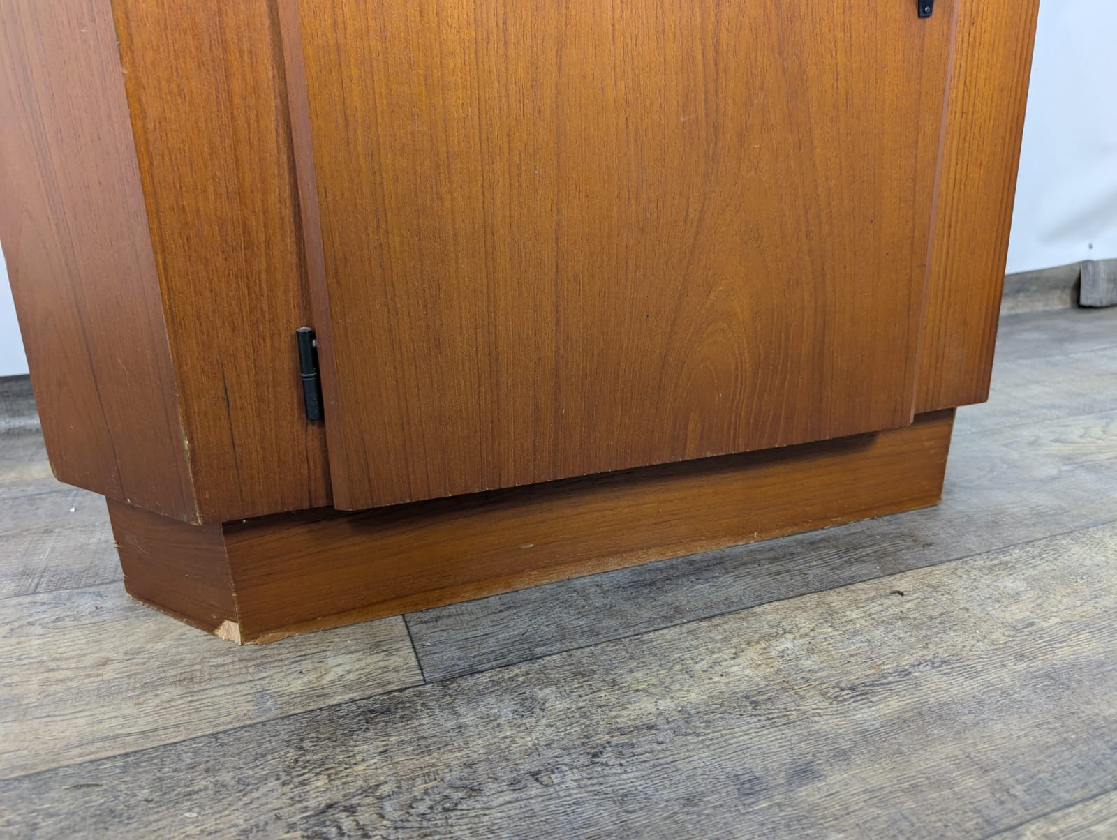 Witryna Narożna Dania z drewna tekowego z lat 70-tych - obrazek 13