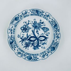 Dessert plate from the Kahla Zwiebelmuster factory