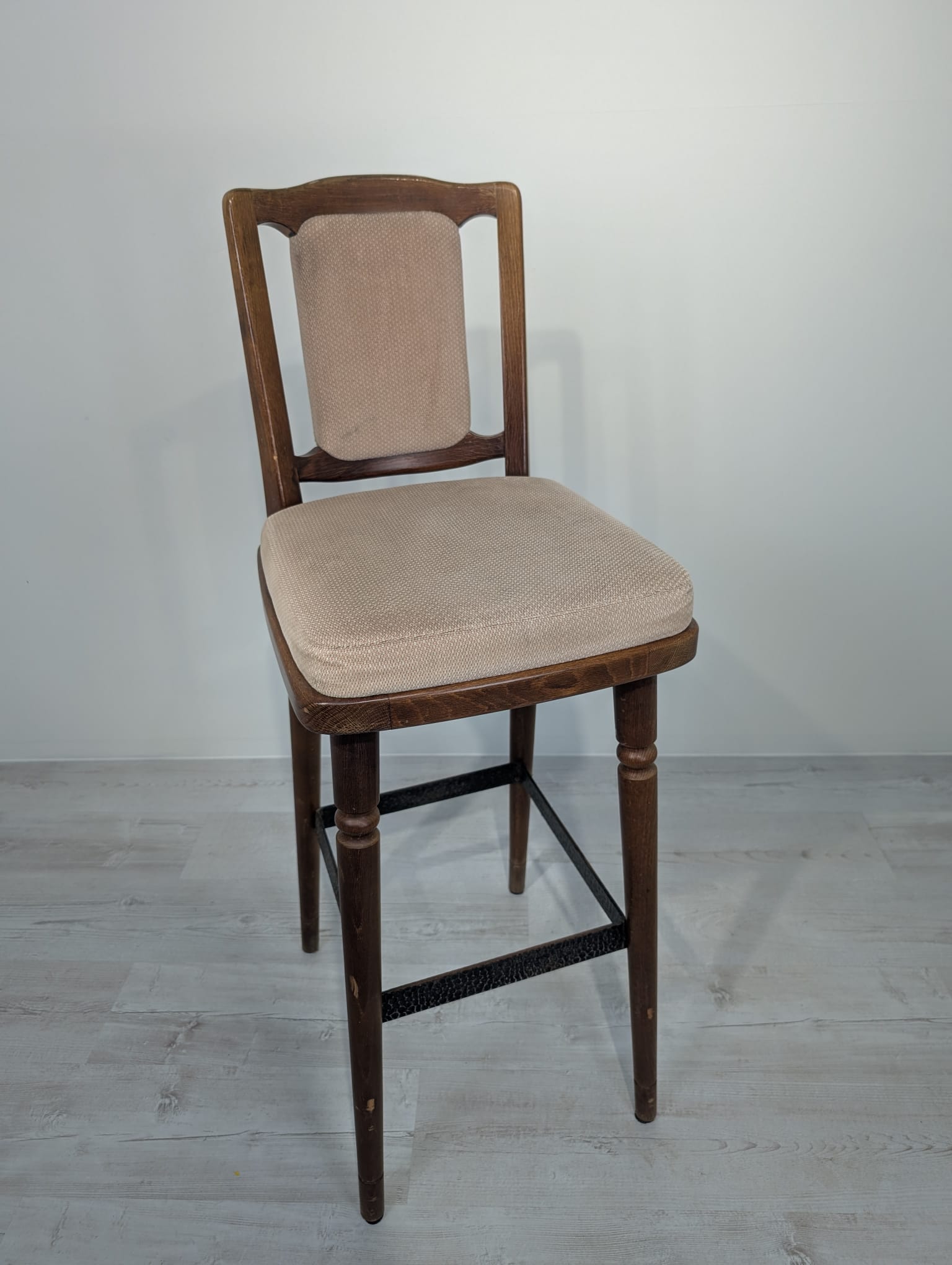 Krzesło, hoker dębowy z XX wieku - obrazek 3