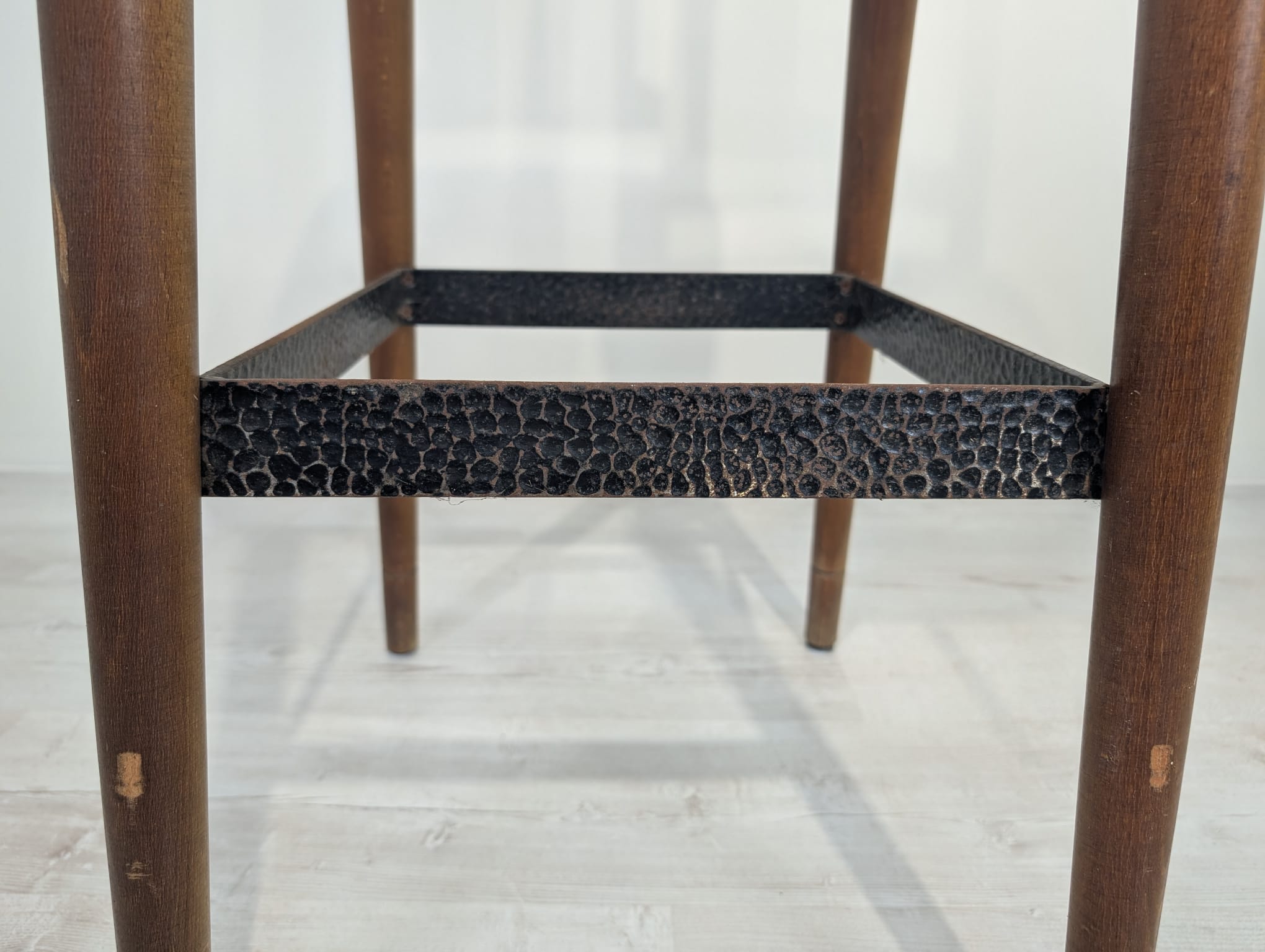 Krzesło, hoker dębowy z XX wieku - obrazek 6