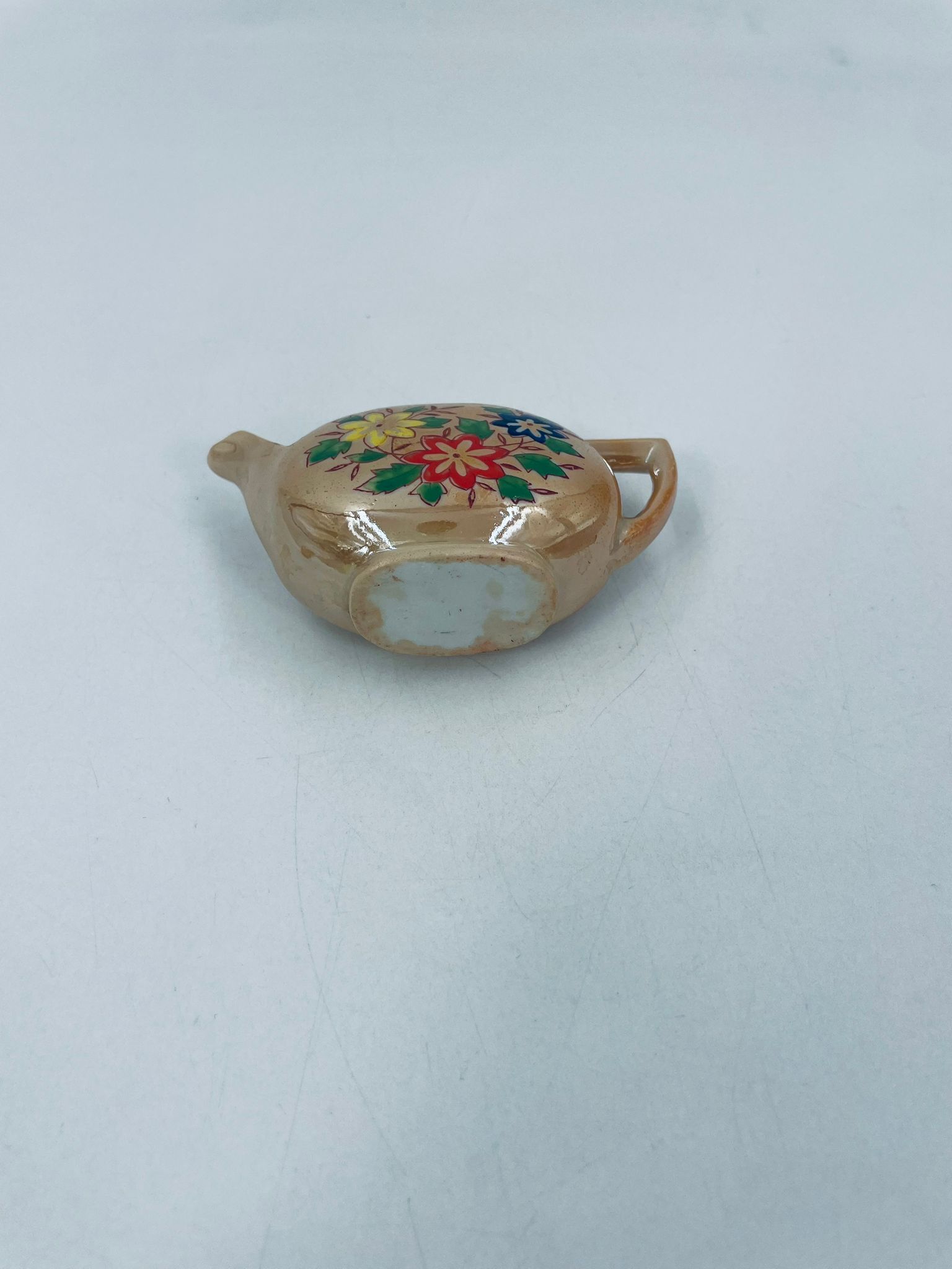 Miniaturowy zestaw, dzbanek i dwie filiżanki. - obrazek 9