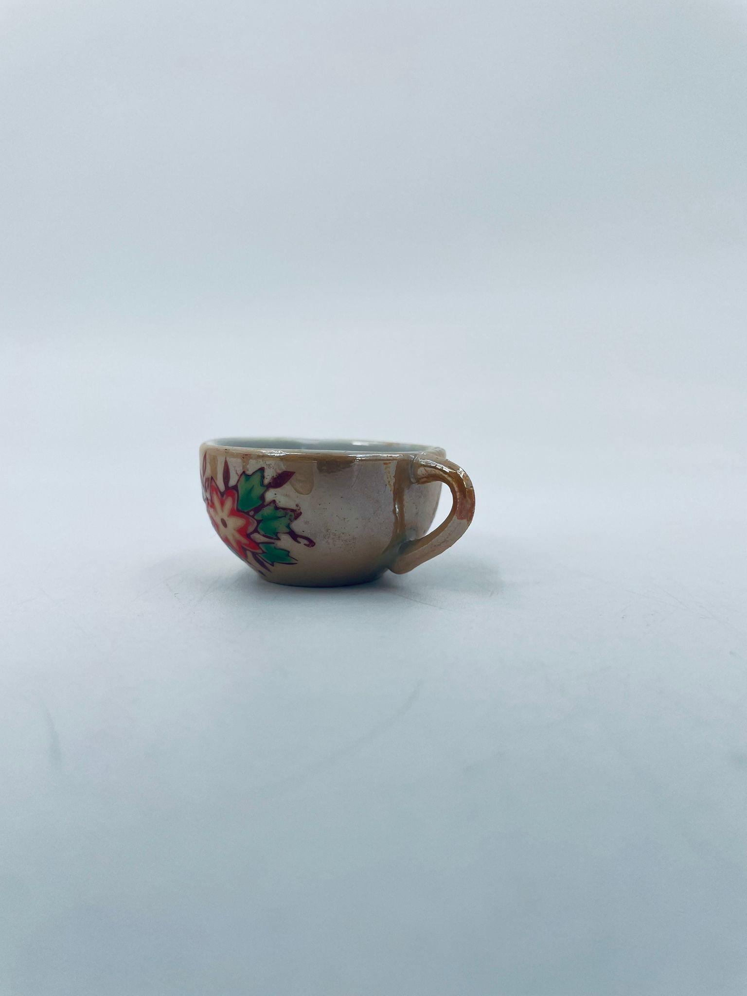 Miniaturowy zestaw, dzbanek i dwie filiżanki. - obrazek 11