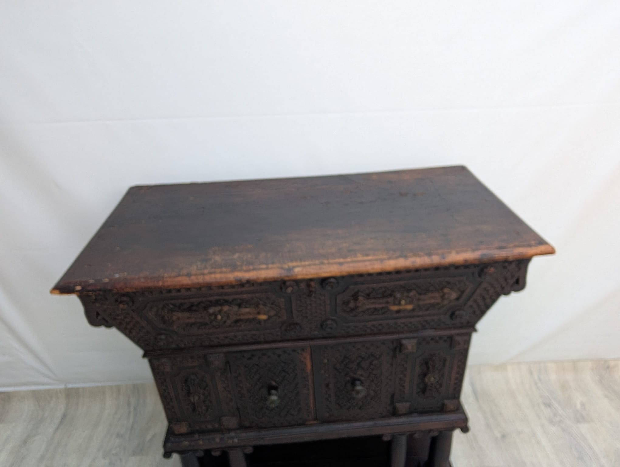 Komoda unikatowa, zabytkowa w stylu renesansowym początek XIX wieku - obrazek 28