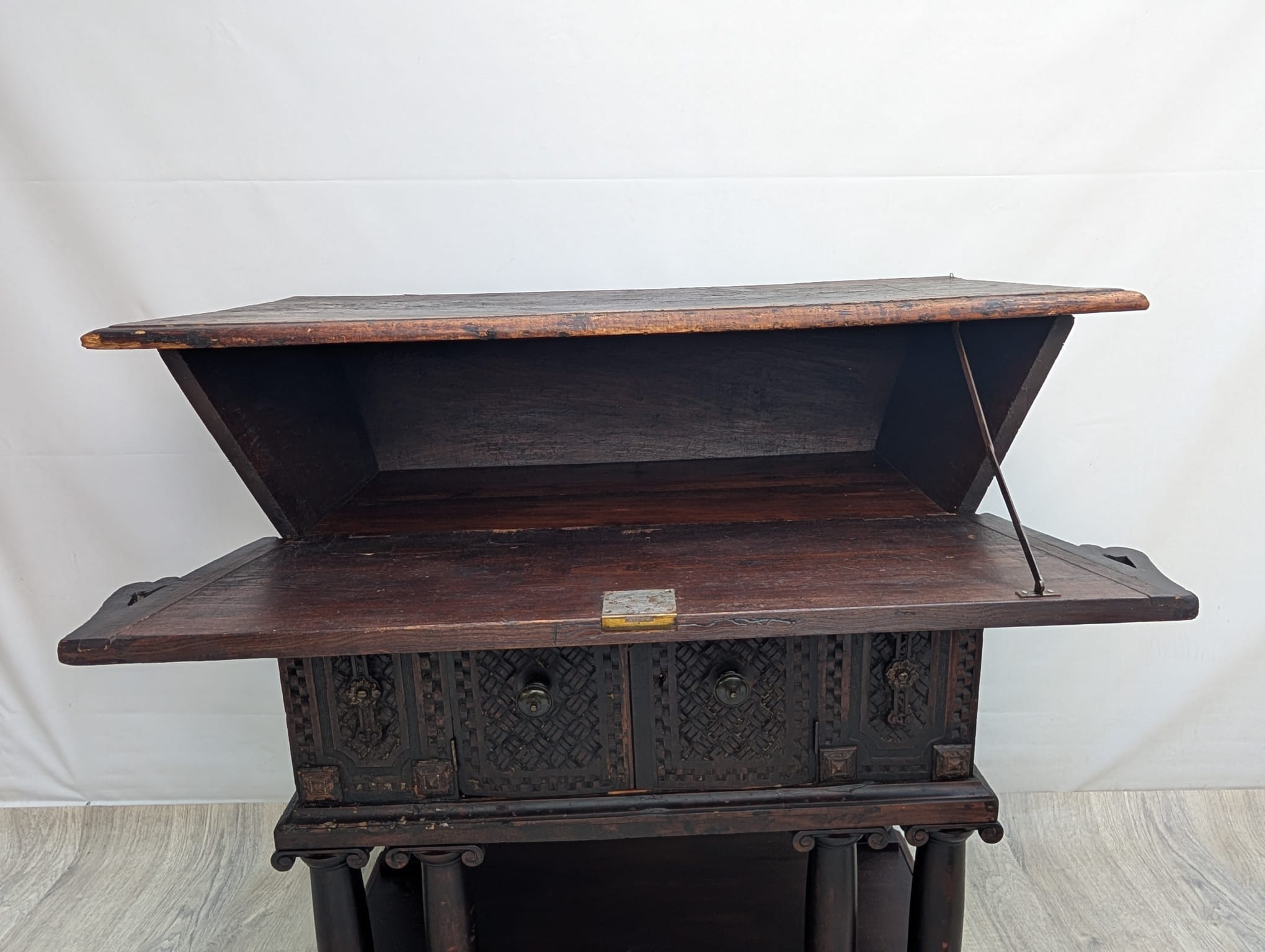 Komoda unikatowa, zabytkowa w stylu renesansowym początek XIX wieku - obrazek 24