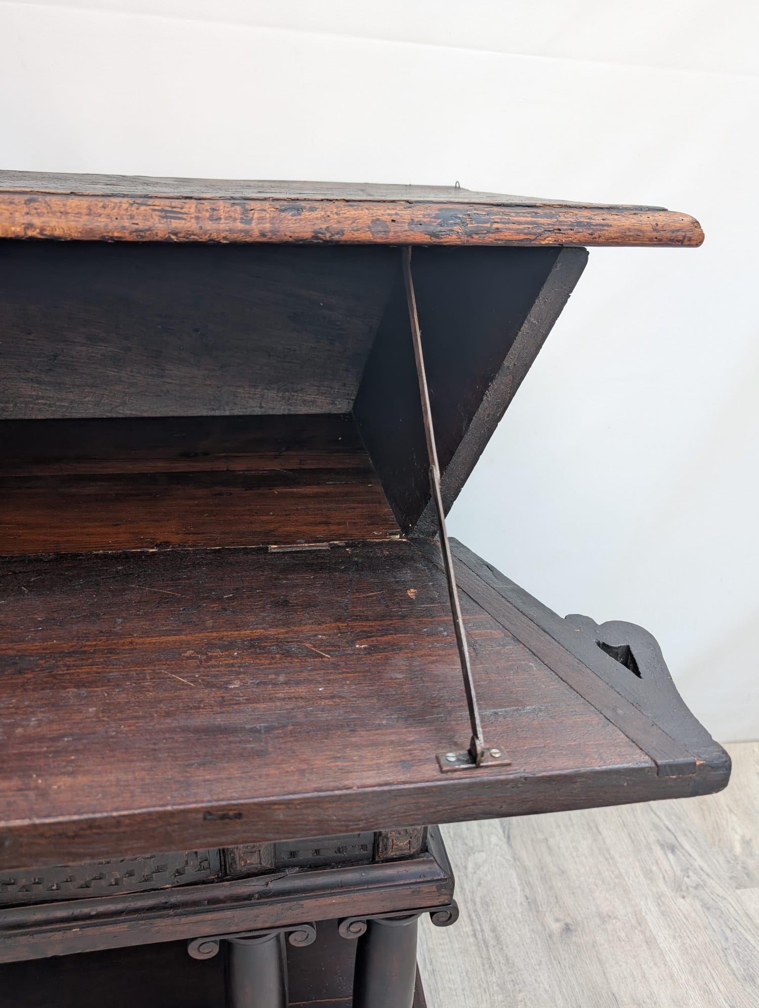 Komoda unikatowa, zabytkowa w stylu renesansowym początek XIX wieku - obrazek 23