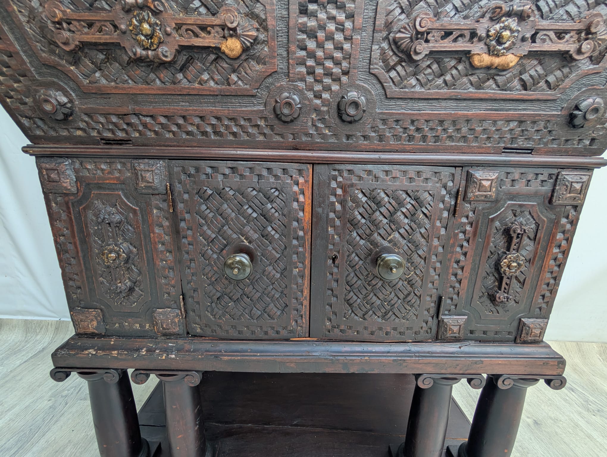 Komoda unikatowa, zabytkowa w stylu renesansowym początek XIX wieku - obrazek 18