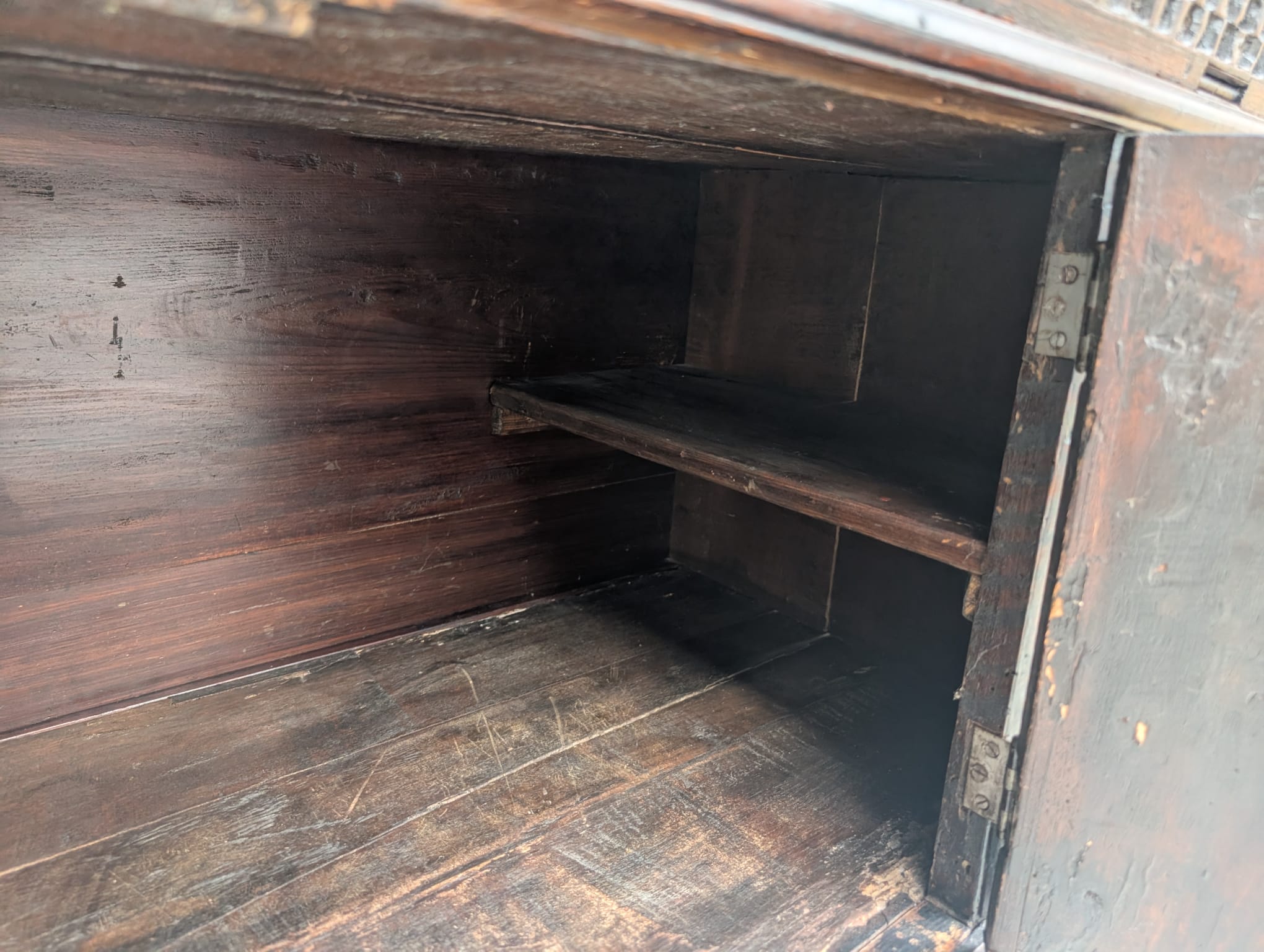 Komoda unikatowa, zabytkowa w stylu renesansowym początek XIX wieku - obrazek 13