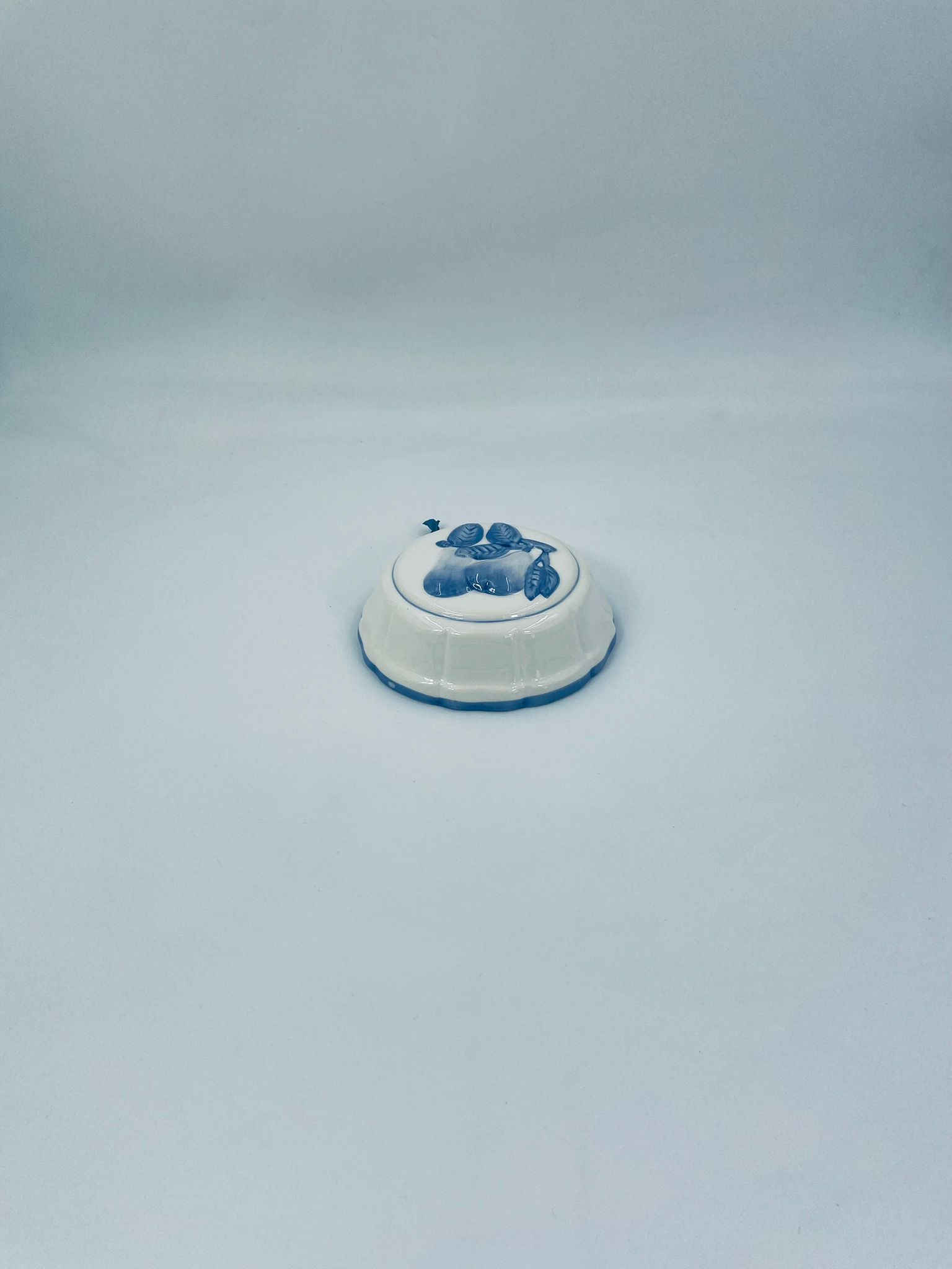 Miseczka porcelanowa, dekoracyjna. - obrazek 5