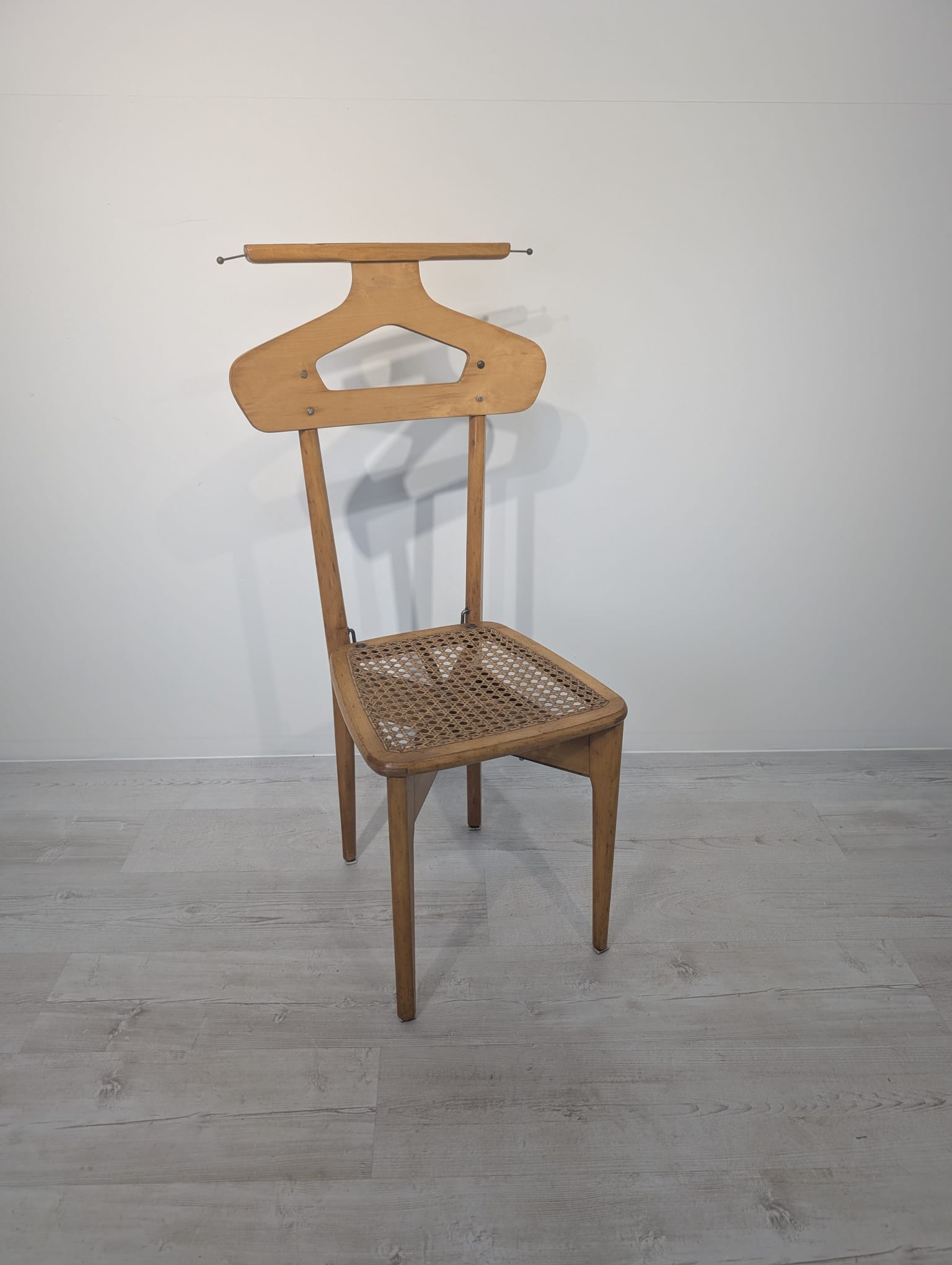 Krzesło, wieszak włoskie proj. Ico Parisiego dla Fratelli Reguitti UNIKAT