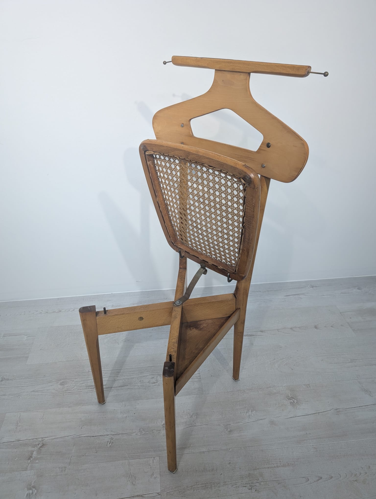 Krzesło, wieszak włoskie proj. Ico Parisiego dla Fratelli Reguitti UNIKAT - obrazek 8