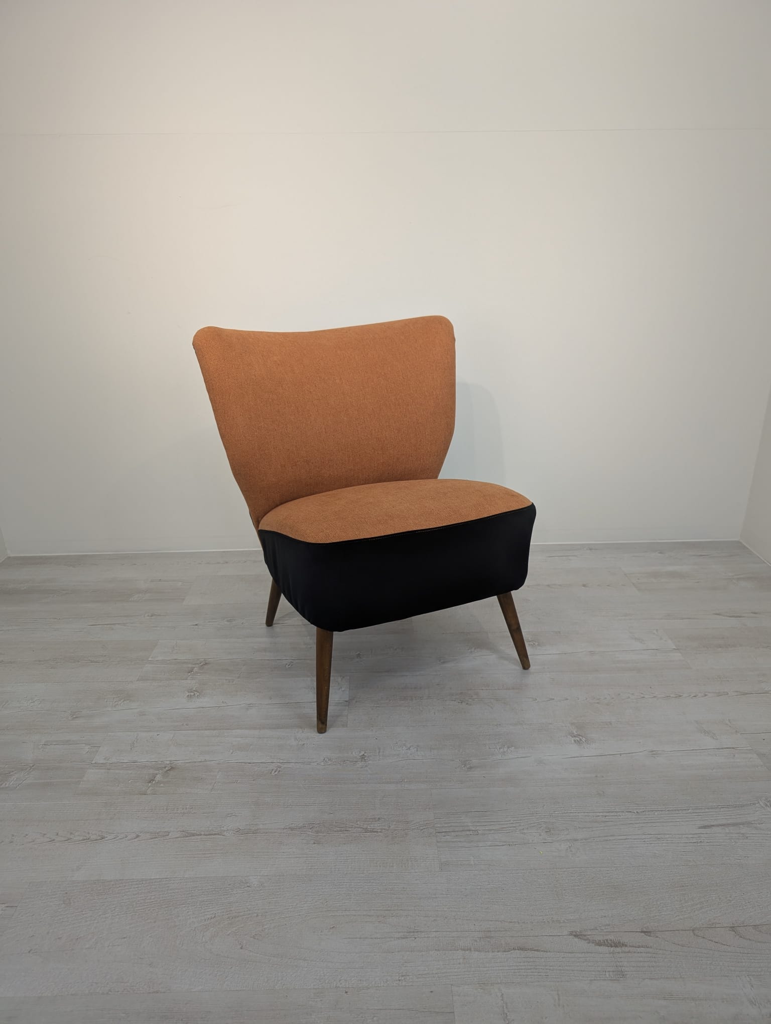 Fotel koktajlowy vintage z czasów PRL-u na sprężynach - Image 2