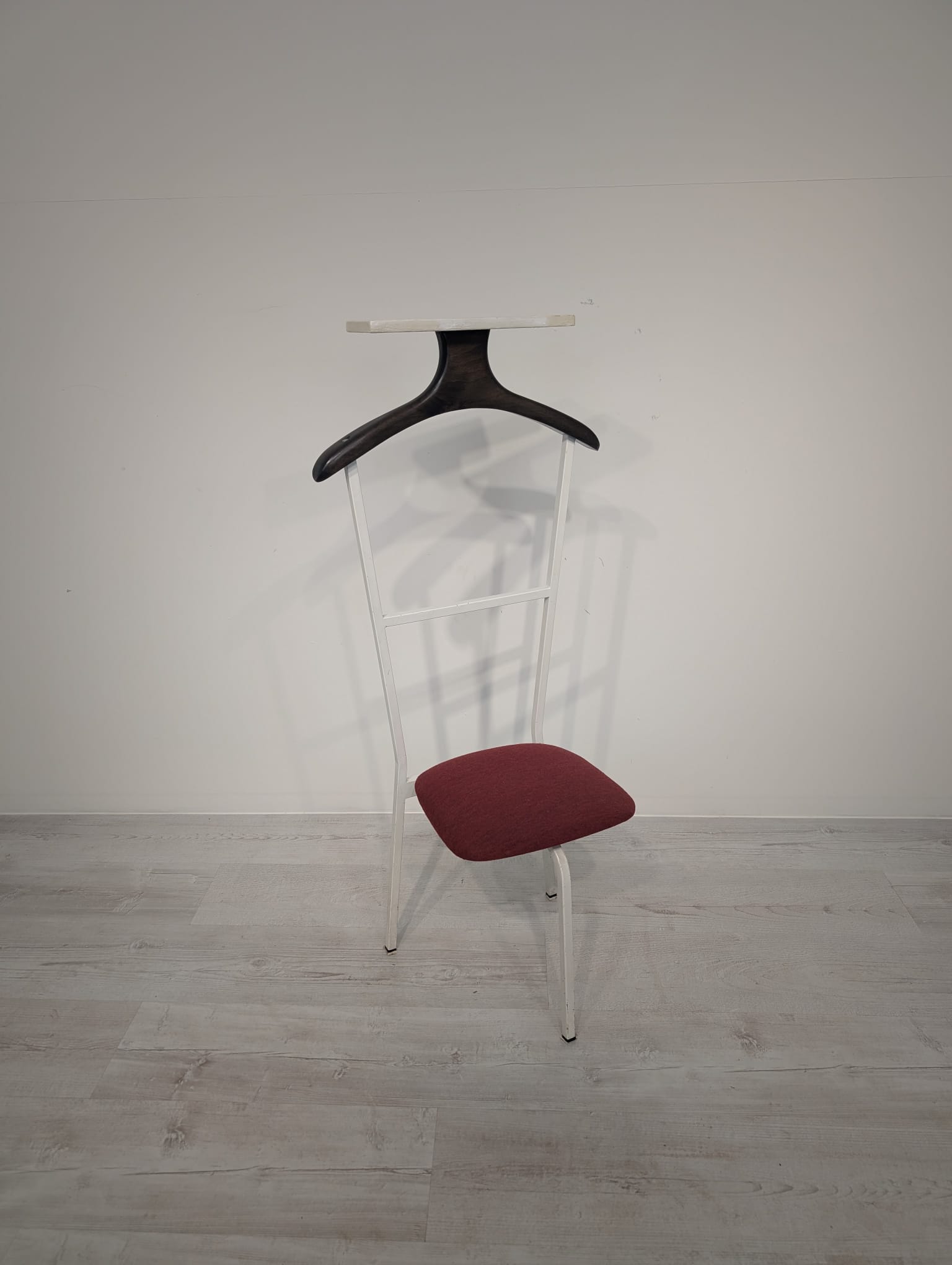 Wieszak na ubrania lokaj/kamerdyner z lat 60-tych