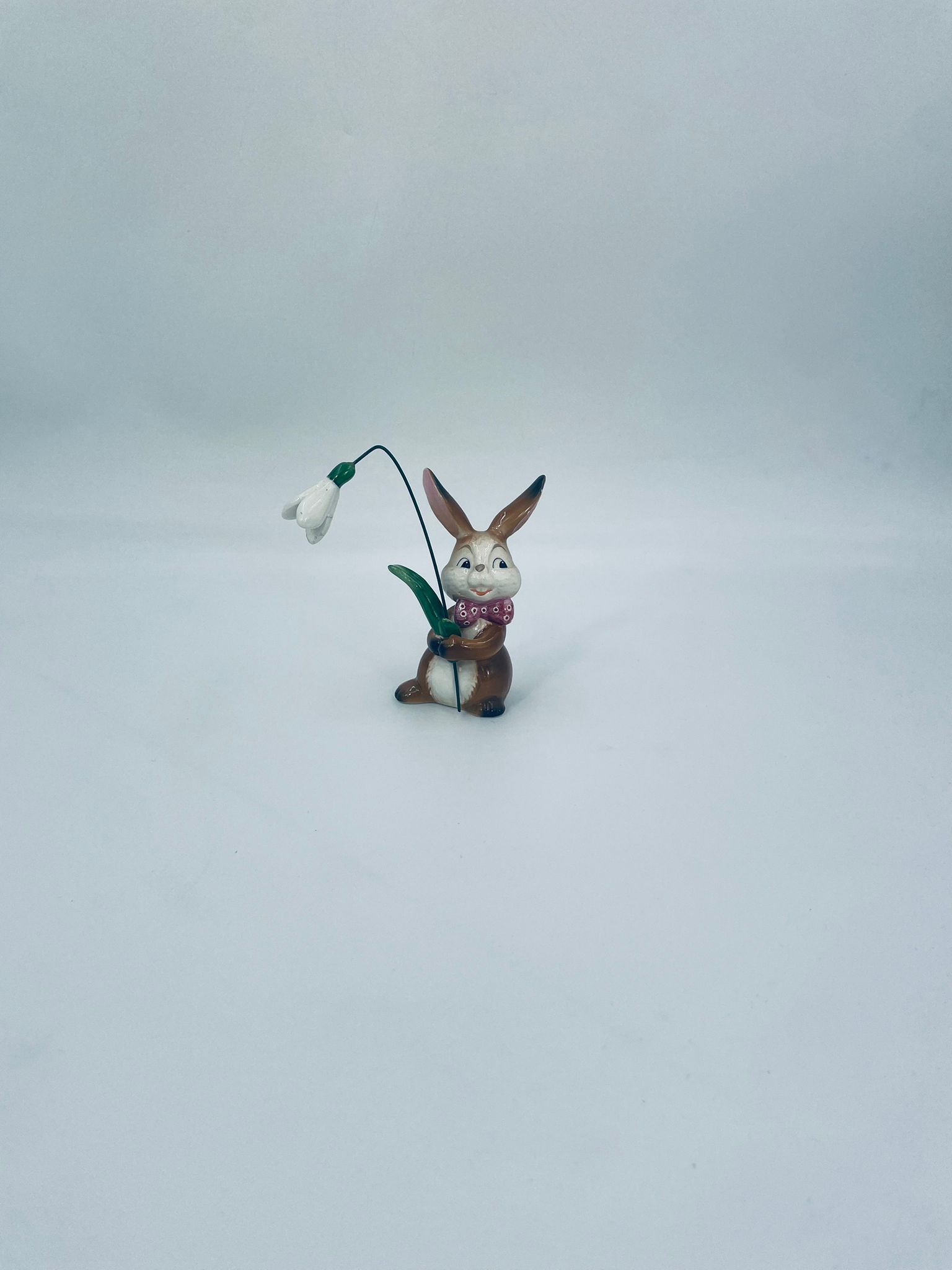 Figurka dekoracyjna Zajączek Goebel - obrazek 3