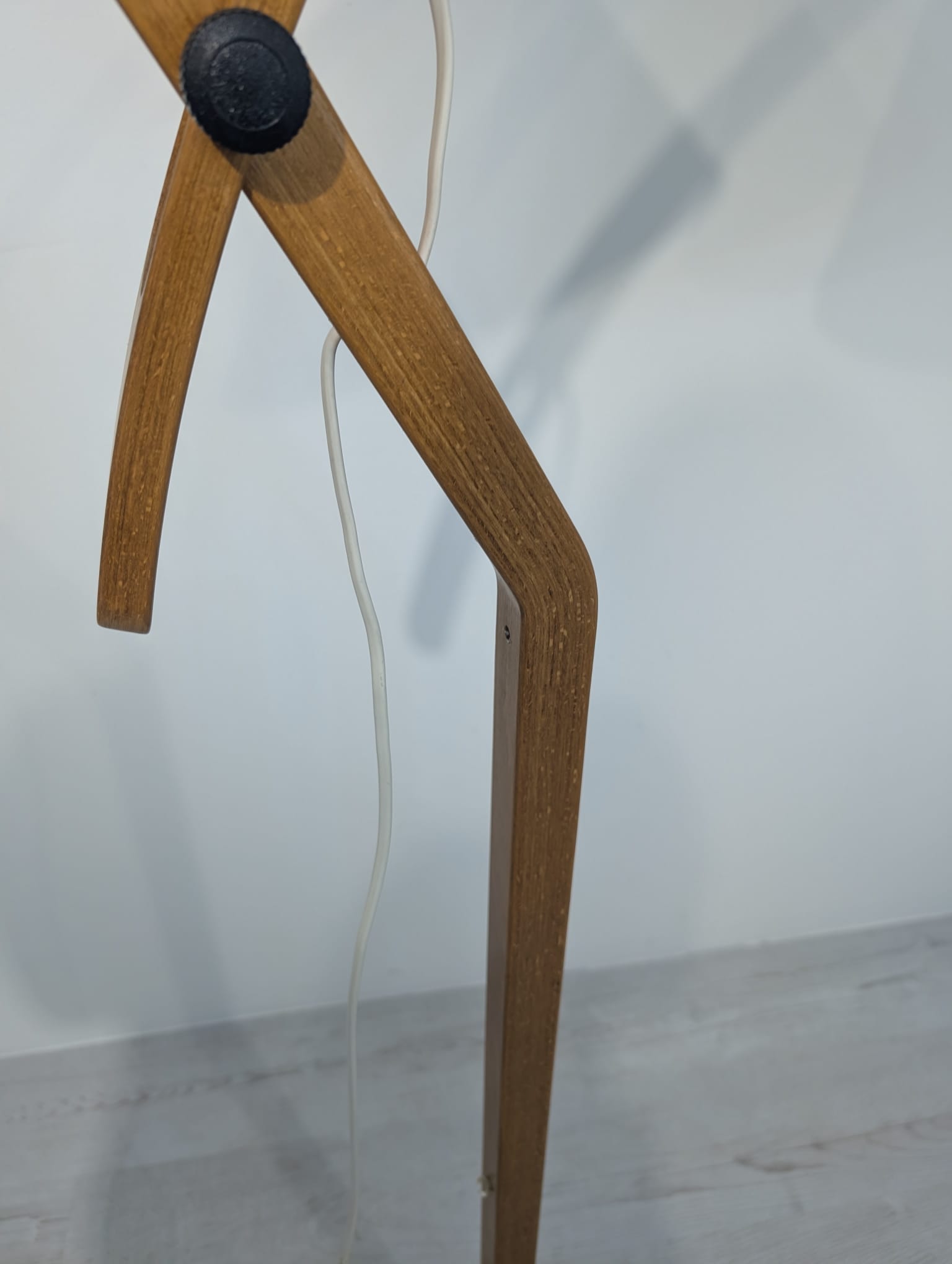 Lampka podłogowa Szwedzka z drewna tekowego Scandi designe - Image 4