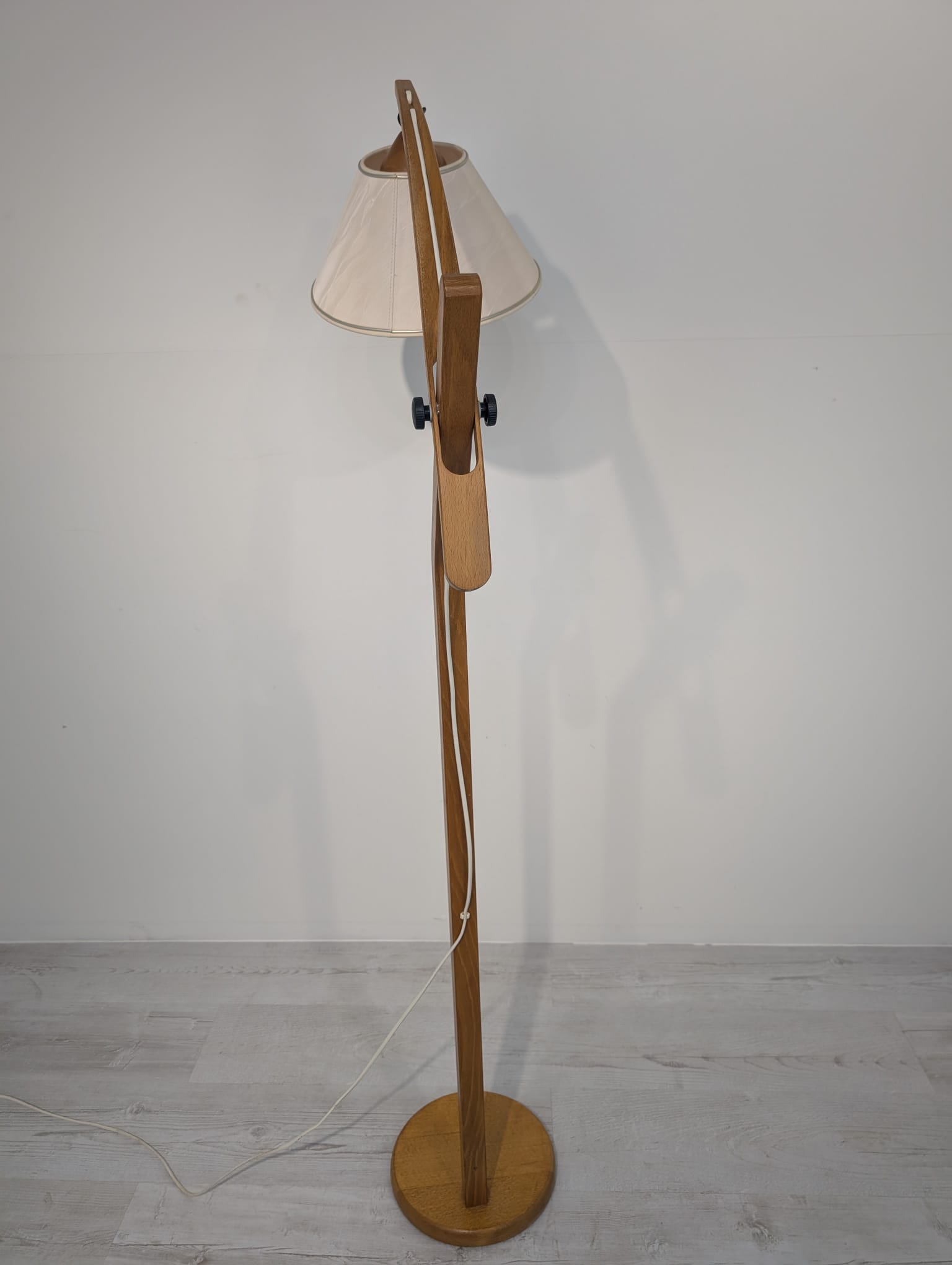 Lampka podłogowa Szwedzka z drewna tekowego Scandi designe - Image 9