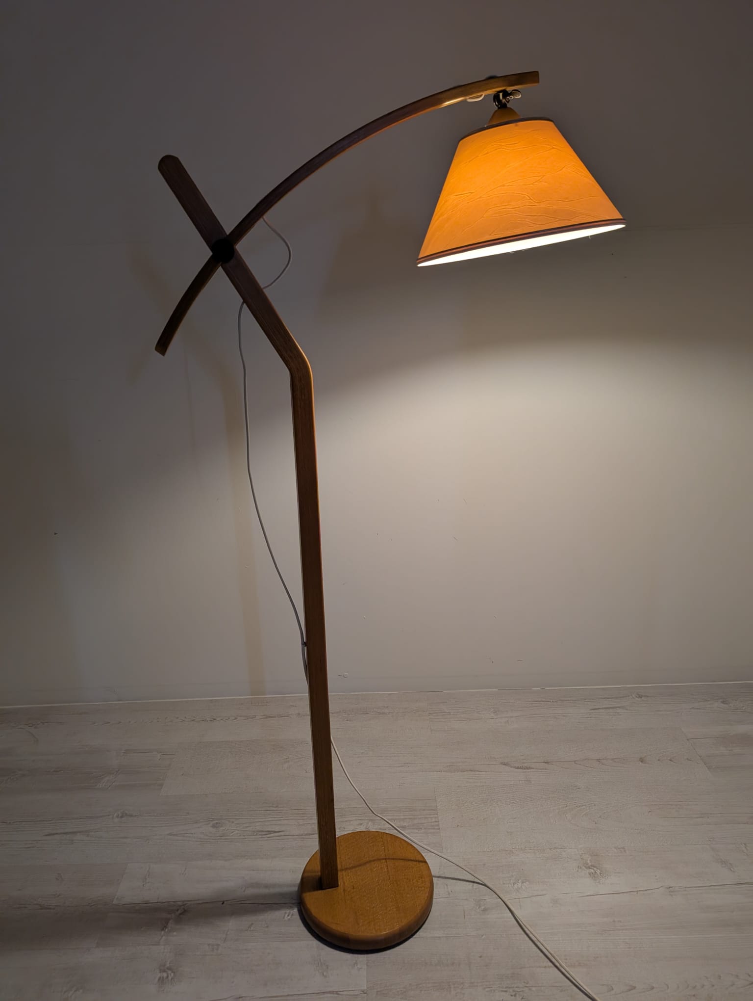 Lampka podłogowa Szwedzka z drewna tekowego Scandi designe - Image 17