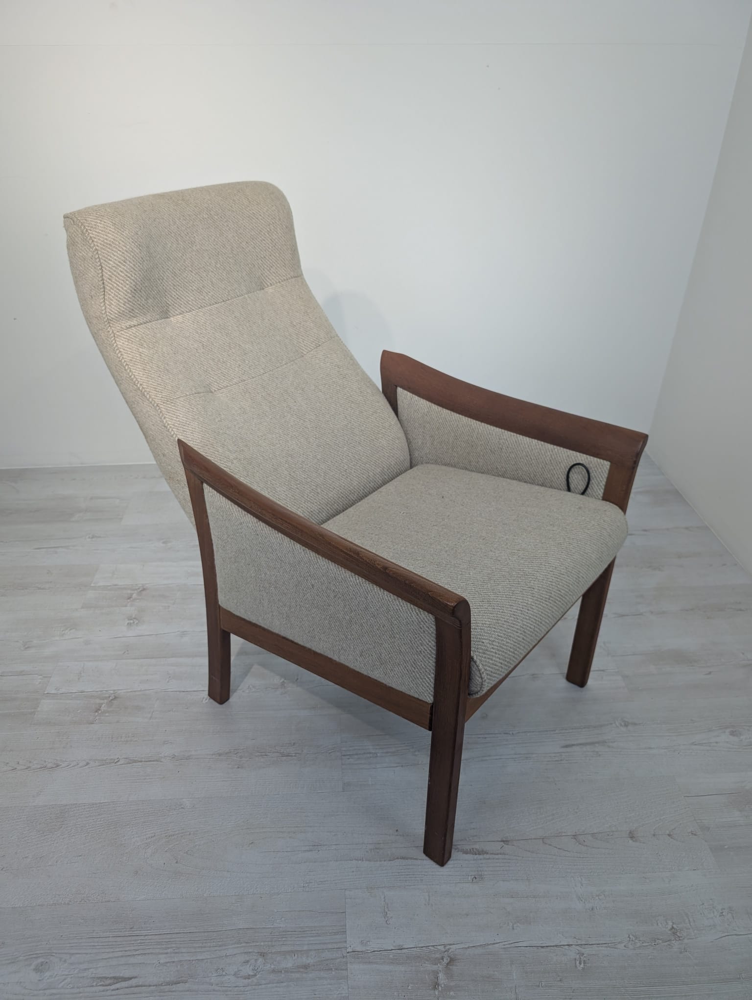 Fotel duński rozkładany z drewna tekowego - obrazek 13