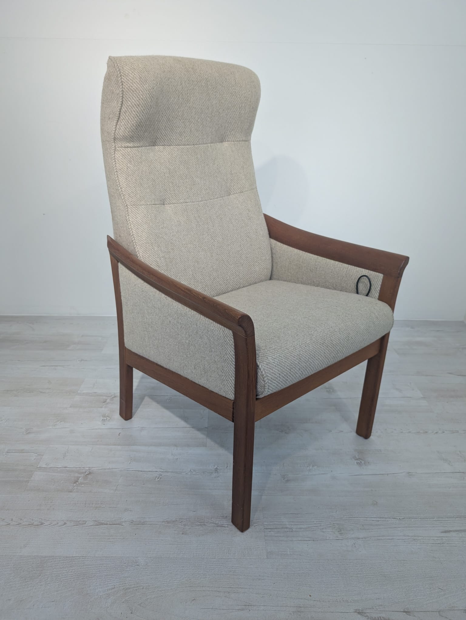 Fotel duński rozkładany z drewna tekowego - obrazek 11