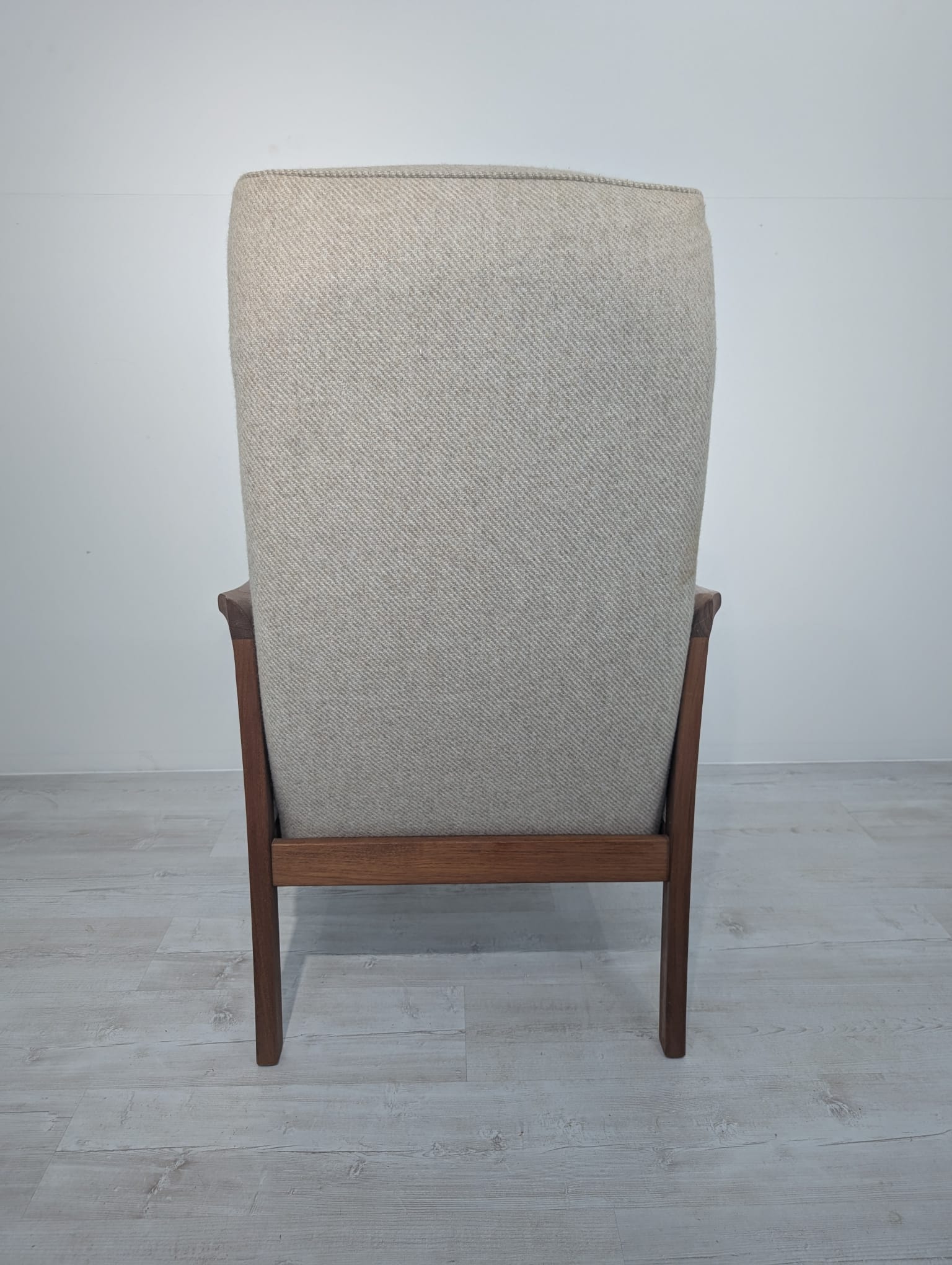 Fotel duński rozkładany z drewna tekowego - obrazek 9