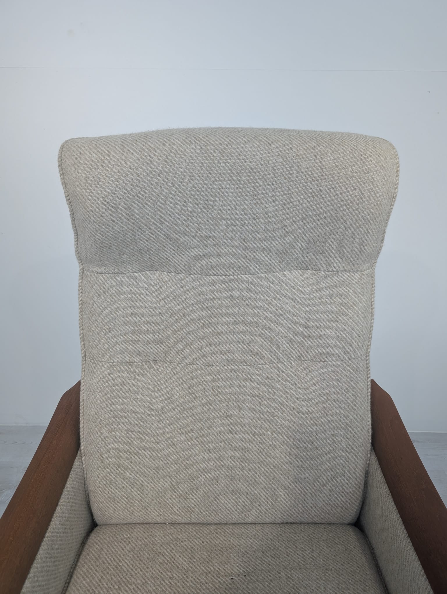 Fotel duński rozkładany z drewna tekowego - obrazek 5